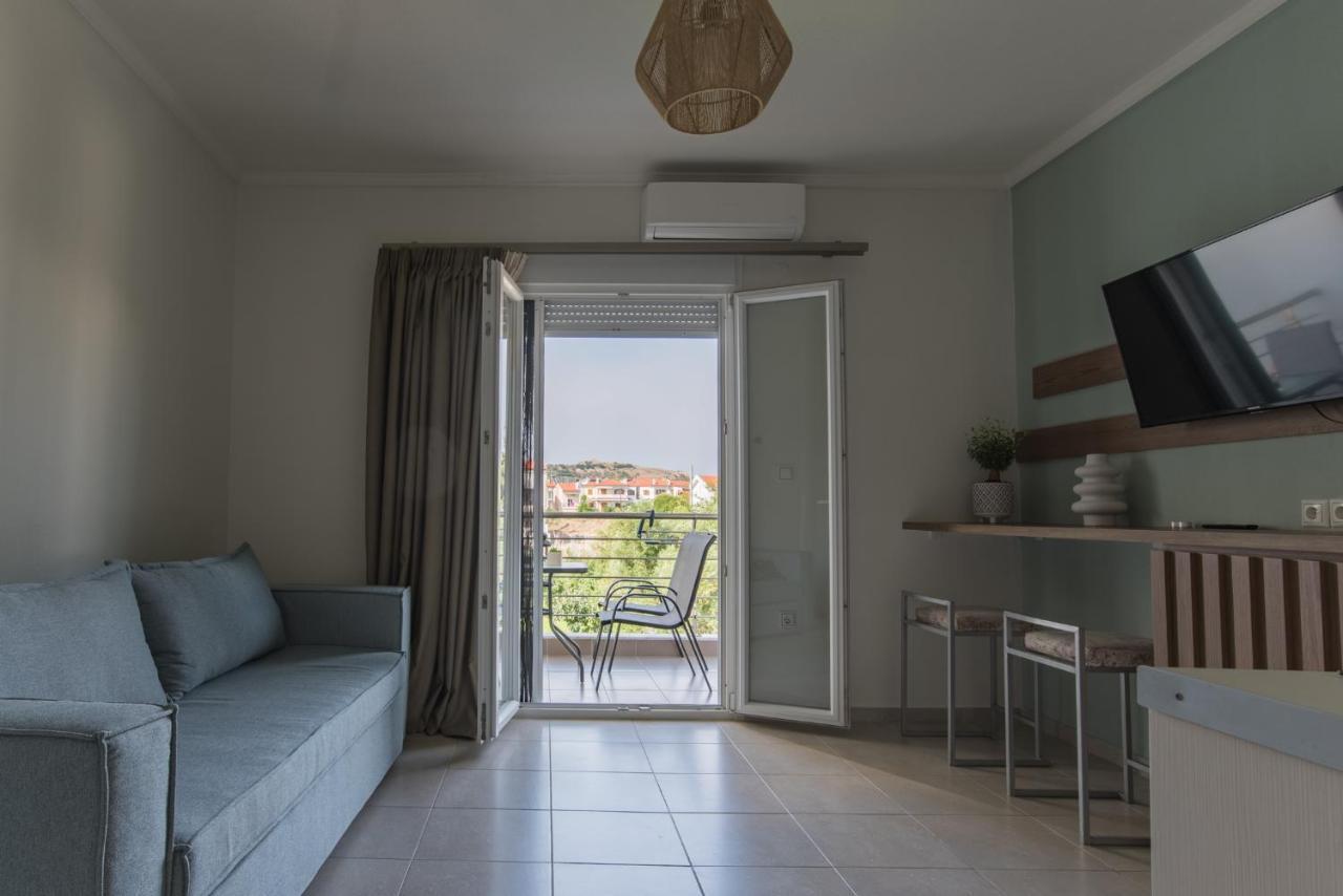 Vertigo Seaside Apartments Nikíti Eksteriør bilde