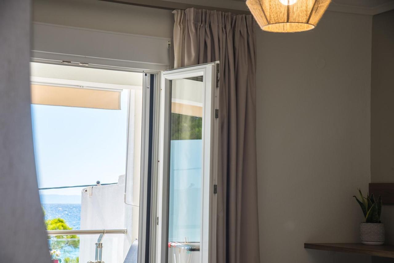 Vertigo Seaside Apartments Nikíti Eksteriør bilde