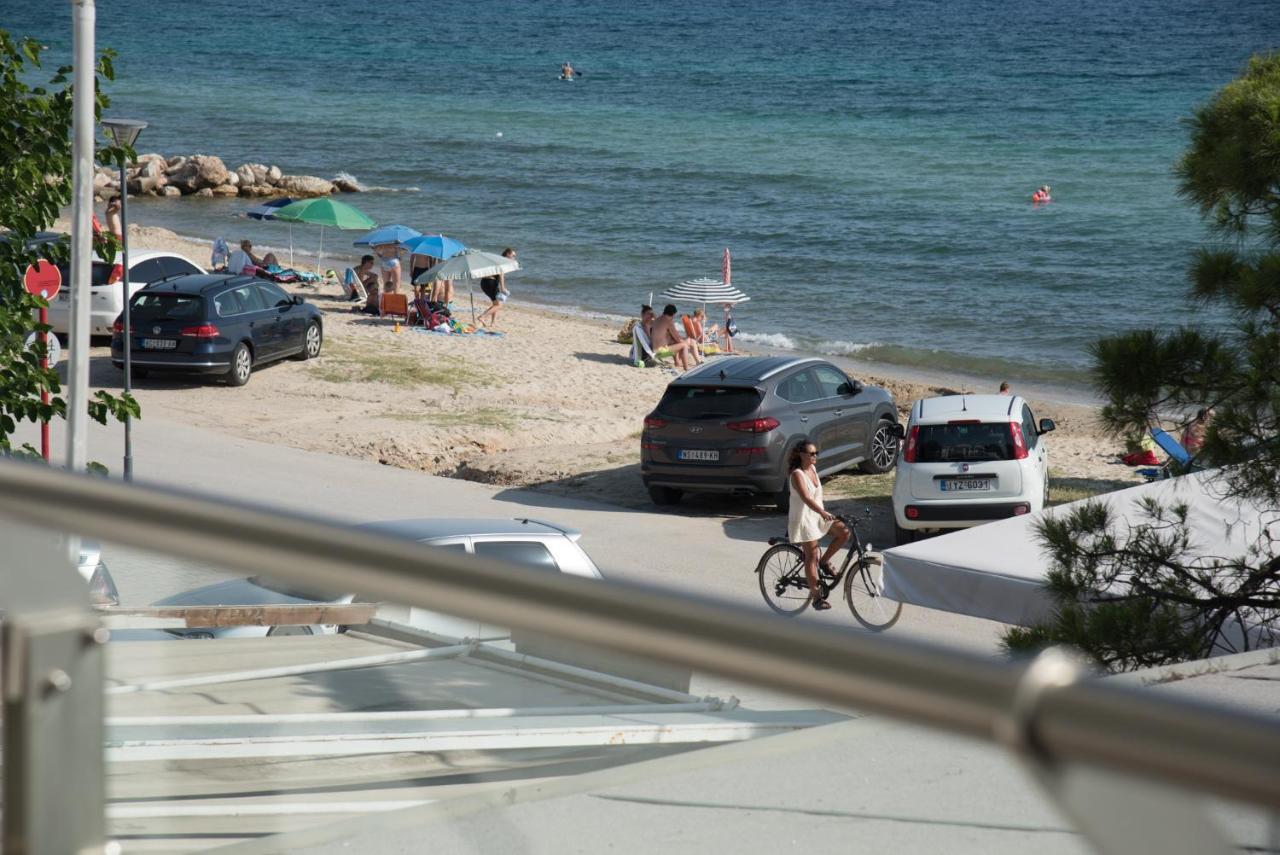 Vertigo Seaside Apartments Nikíti Eksteriør bilde